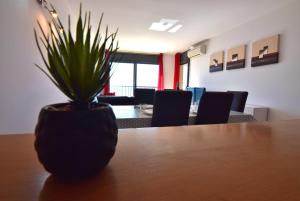 Apartamento con piscina y vistas al mar ref 154