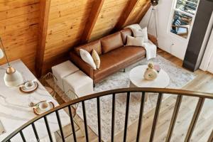 The Scandia “A-Frame Chalet” Fireplace & Hot tub