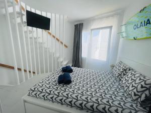 Playa, Pool & Nightlife Steps from Clubs & Beach Las Américas by Aqua Vista Tenerife