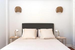 WHome Coastal Comfort: Apartment Retreat by the Sea