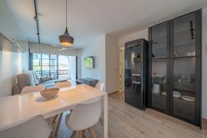 Apartamento Laia con vistas al mar