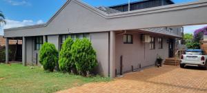 Three Little Birds Guesthouse