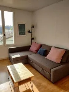 Maison avec jardin et parking - proche Transilien L et bus - 勒韦西内