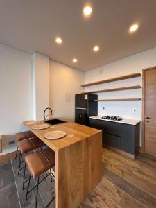 Modern Guatapé Loft with Starlink WiFi