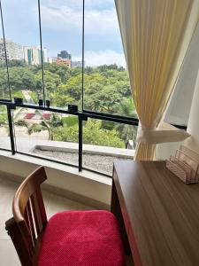 Bonito depa san isidro cama queen home office wifi y cochera