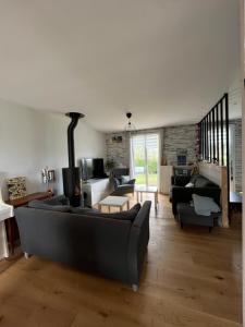 Maison HERMANVILLE SUR MER plein pied-à côté de la plage
