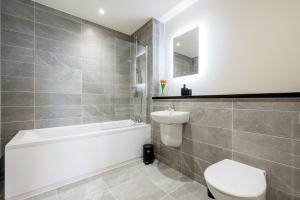 Stunning 2 Bed Apartment U6 - Sleeps 8