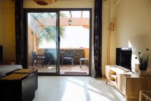 Argan Oasis Studio, Poolside Retreat near Taghazout - Lʼlouzza