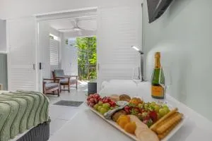 Elysium Private Apartments at Beach Club & Spa - بالم كوف