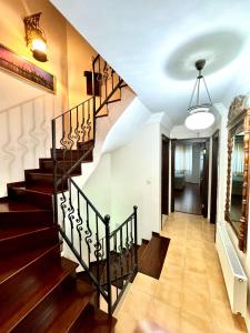 Marmariste Özel Havuzlu Doğa Manzaralı Villa