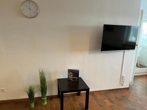 Premium Apartment 70qm 2,5 Zimmer Küche, Smart TV, Garage, WiFi
