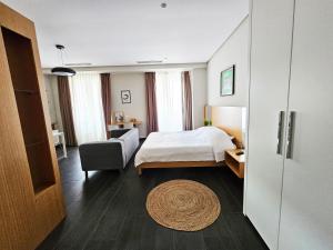 Magnet Residence Condo 2 self check in