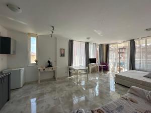 Oazis Sea View Apartment