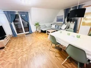 SEEMOMENTE Spieleland, Messe, Friedrichshafen 3 Zi mit Balkon, Parkplatz - FDH