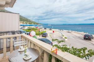Apartment Riva Mare with Sea View in the center