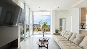 Costa Divina A1: 2BR, 2.5BA by Kivoya