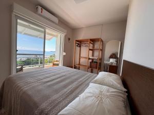 Sobrado Frente ao Mar Mariscal para 6 e 8 Pessoas