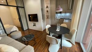 Elegancki apartament od dziedzińca, parking, Rynek 700 m