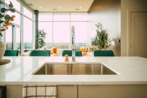 Luxury 2BR Penthouse Apt In Central Halifax