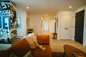 Chic Cozy Retreat - 2BR - Stunning North End Views