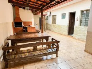 Casa Completa com Churrasqueira em Patos de Minas - Patos de Minas