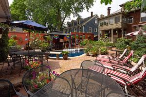 Mike & Allens Place on the Park_3