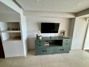 Harbor3008A Spectacular Beachfront Condo by Moikkarentals