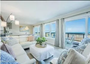 Freshly Renovated Oceanfront Gem Near St Augustine - Casa Cola