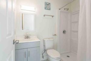 Studio w King Bed near Dwtn