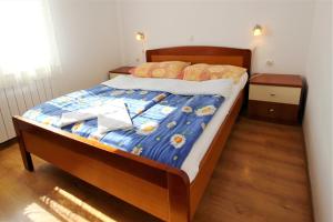 Apartments by the sea Baska, Krk - 22725