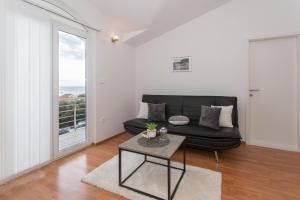 Seaside family friendly house with a swimming pool Sevid, Trogir - 22724