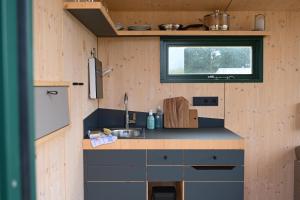 Sleep Space 1 - Green Tiny Spot Amrum