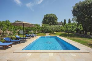 Family friendly house with a swimming pool Valtura, Pula - 22734