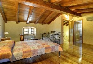 Family friendly house with a swimming pool Valtura, Pula - 22734