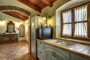 Family friendly house with a swimming pool Valtura, Pula - 22734