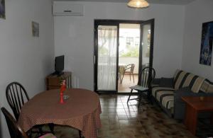 Apartments with a parking space Barbat, Rab - 22752