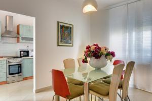 Apartments with swimming pool Medulin - 22764