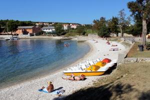 Apartments with a swimming pool Pjescana Uvala, Pula - 22778