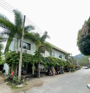 马哈德宾馆 - 恰洛克拉姆