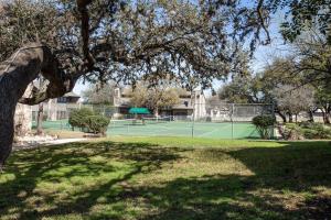 Hill Country Hideaway TBM 208