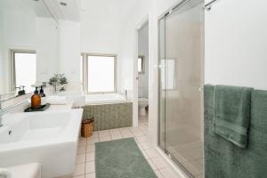 Luxurious Beachside Living