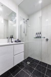 2-Bedroom Apartment in Melbourne City with carpark