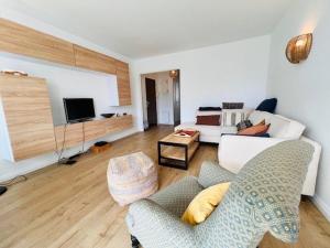 Appartement rénové centre-ville Quiberon - 65m² pour 4 pers avec balcon et parking - FR-1-478-271