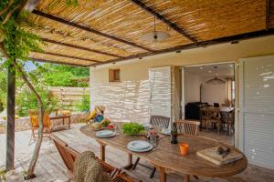 Villas Very warm villa Acacia with beautiful garden - 46 people : photos des chambres