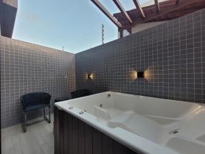 Flat com Jacuzzi Área Externa a 50m praia do Bessa