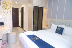 Royal Suites Studio 36th Floor - Citra Plaza Nagoya Apartment