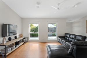 Cowes Retreat - Pet Friendly Accommodation