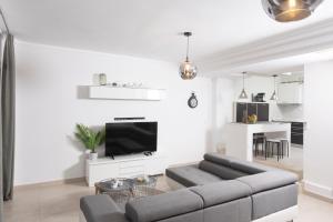 Villa Terra - Great Gardens, Shared Pool, BBQ