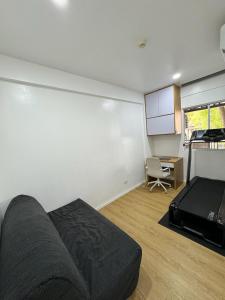 Stylish Staycation near BGC w Home Cinema