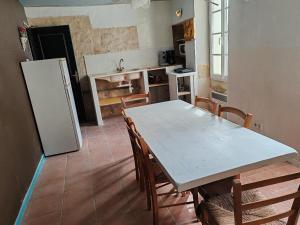 Maisons d'hotes ex domaine Chandelier : photos des chambres